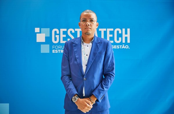 Panneaux de stationnement : les différents types proposés sur le marché